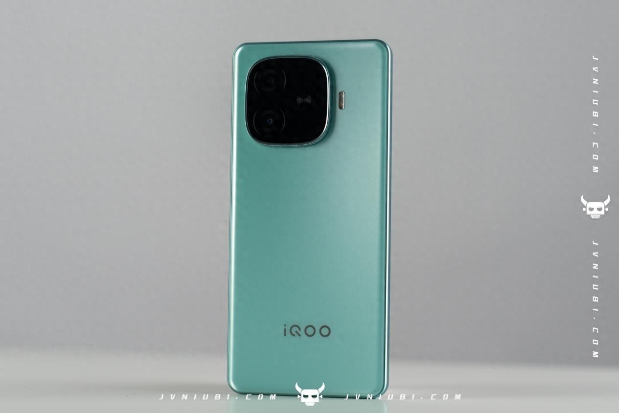 中端游戲標桿iQOO Z9 Turbo發布,到底多能打?