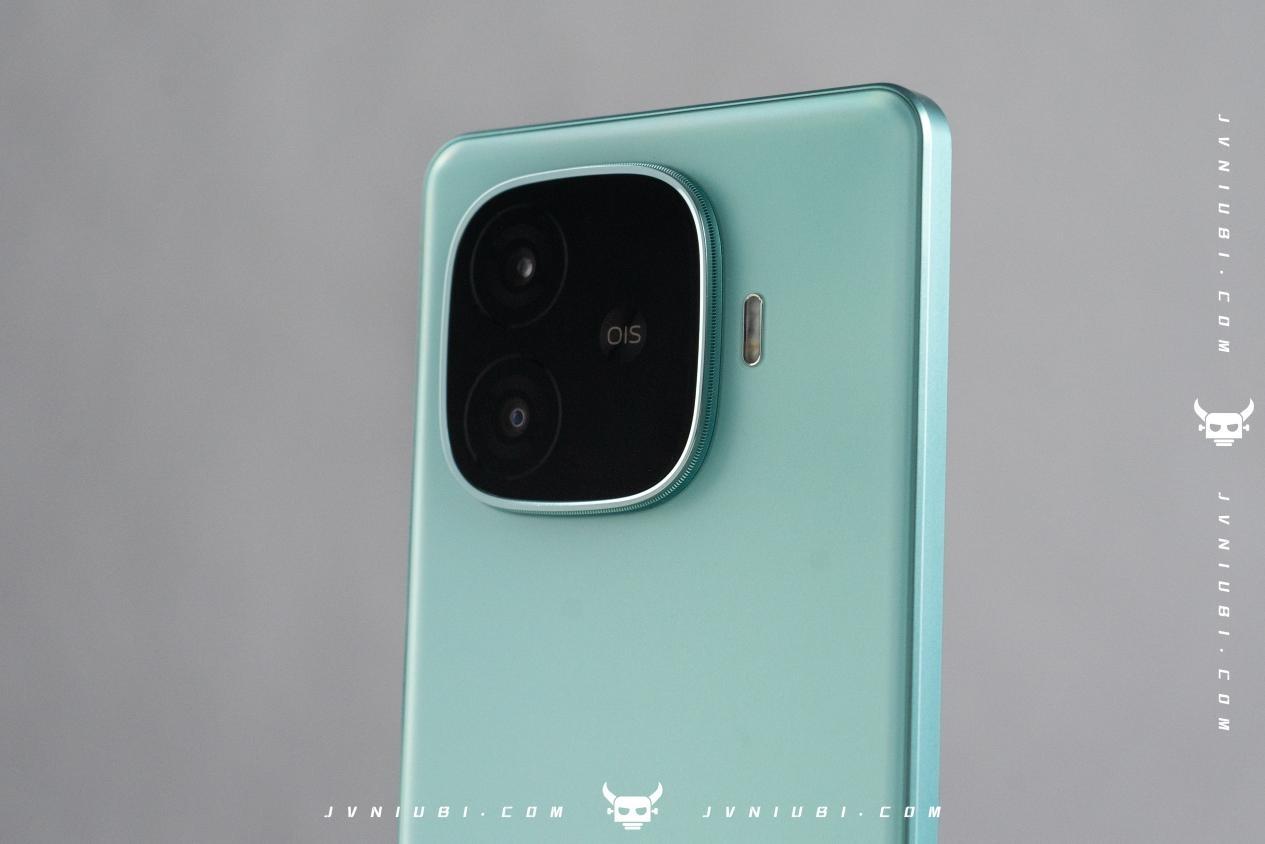 中端游戲標桿iQOO Z9 Turbo發布,到底多能打?