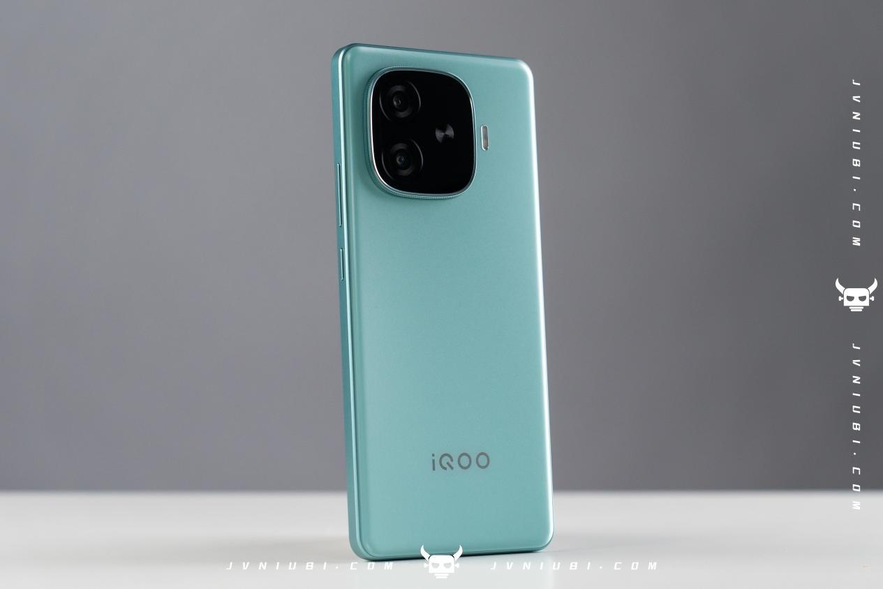 中端游戲標桿iQOO Z9 Turbo發布,到底多能打?