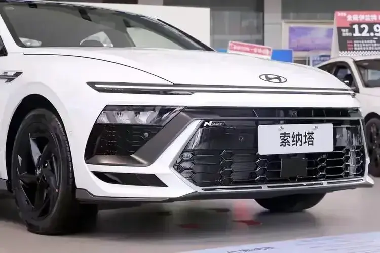 戚曉暉女士,請問北京現(xiàn)代量價齊跌,你可自知失職?