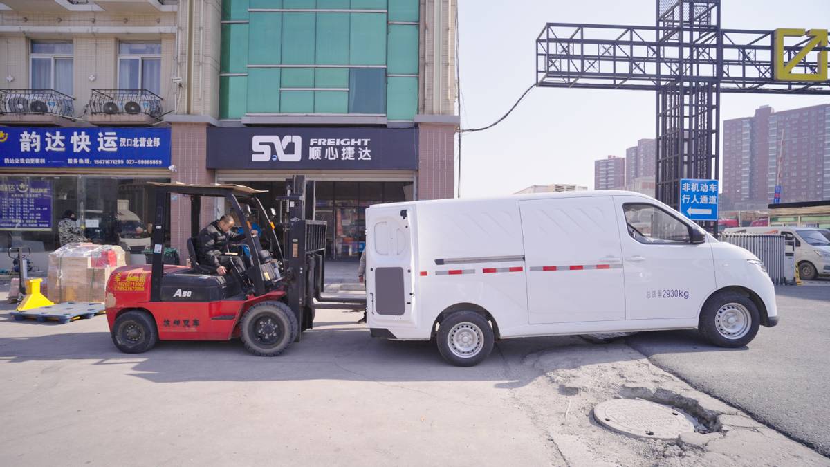 為什么五菱總能造“神車”?