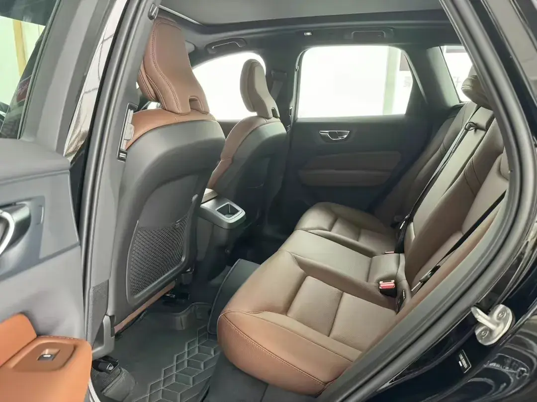 降11萬(wàn)!全新一代沃爾沃XC60實(shí)車亮相,配置升級(jí)