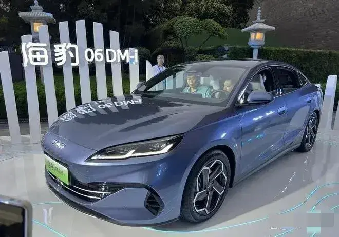 比亞迪70萬人生產302萬輛汽車 人均年產4輛汽車 效率低下是真的嗎?