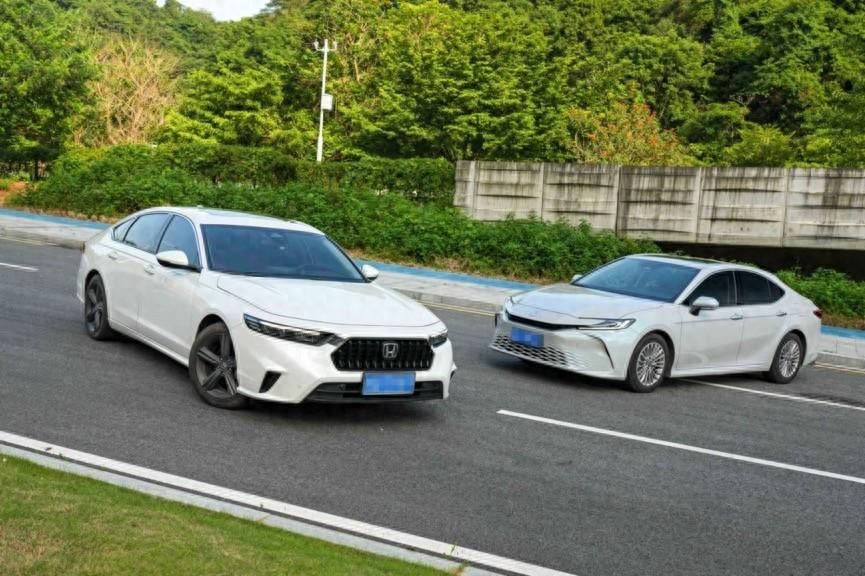 英仕派過招凱美瑞,從設計到性能,哪款車才是家用更優(yōu)選?