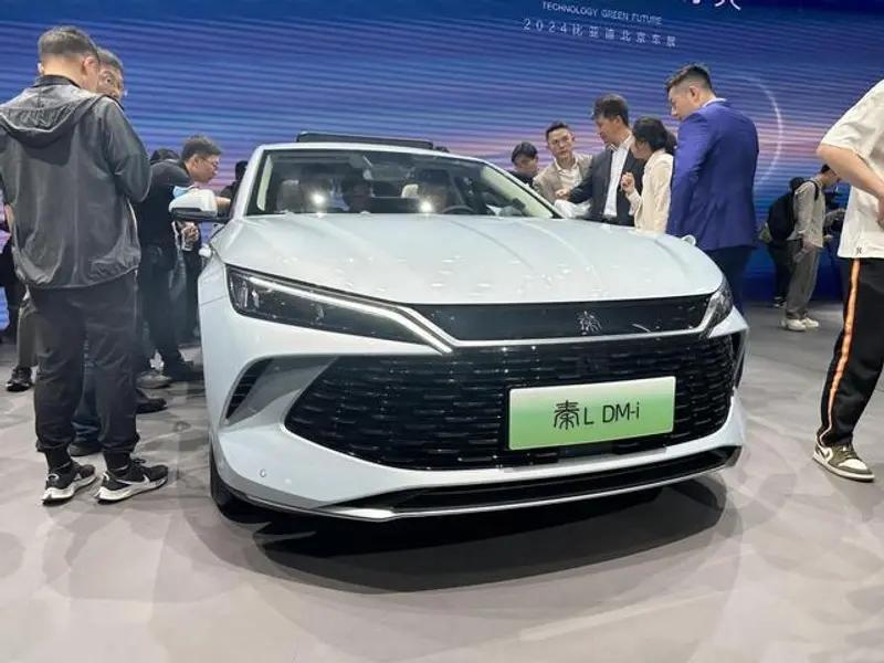 比亞迪直接掀桌子!續航2000公里,啟動3年終結燃油車計劃?