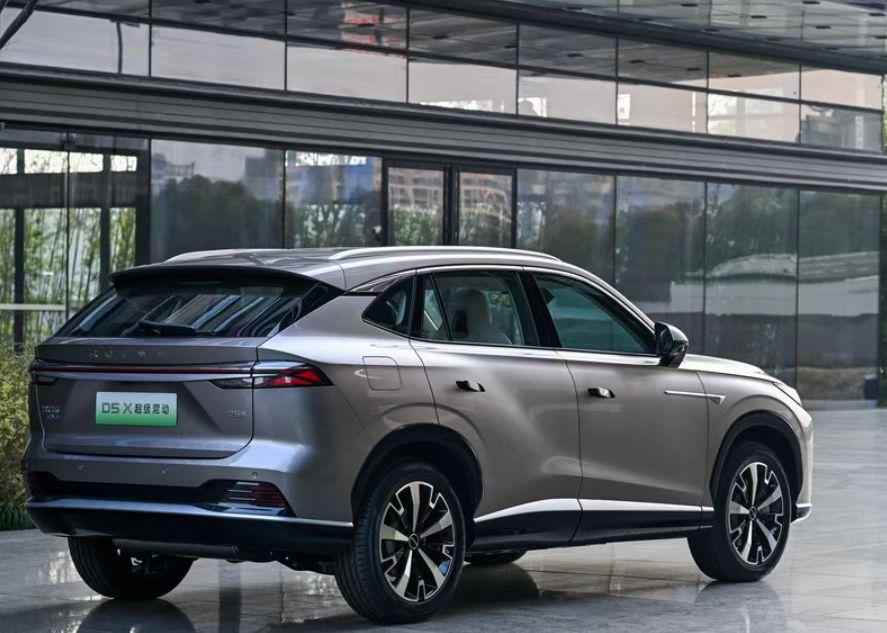 榮威D5X DMH上市,入門即享長續航,油耗3.8L,比宋PLUS更劃算?