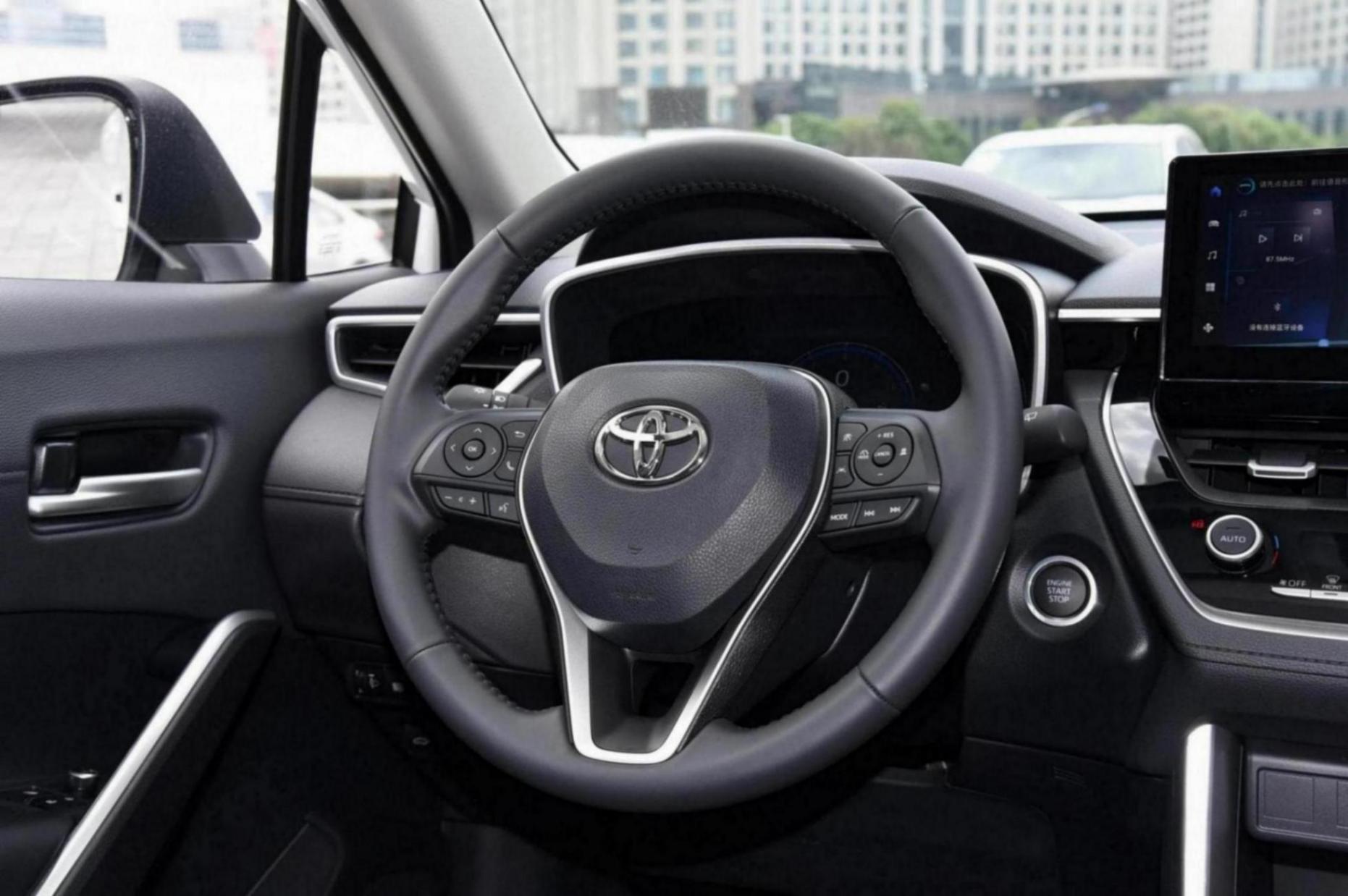 豐田卡羅拉銳放:實(shí)用的家用SUV,配2.0L發(fā)動(dòng)機(jī)!