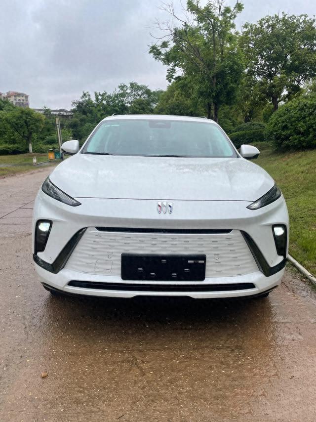 中大型SUV首選—別克E5