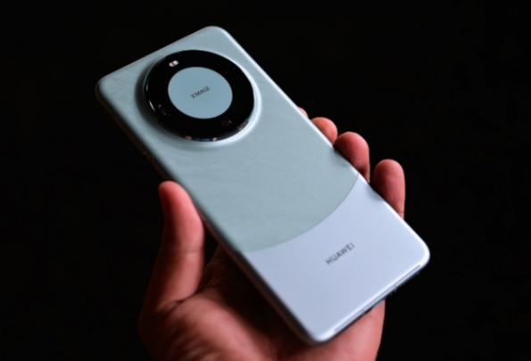 華為Mate70進入最后階段,純血鴻蒙登場,直面蘋果16