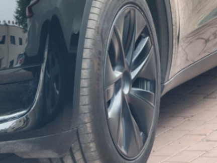 特斯拉 Model Y,豐富配置,樂趣操控
