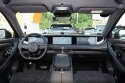 入門純電續航318km,20多萬買中大型SUV,嵐圖FREE 318該怎么選?
