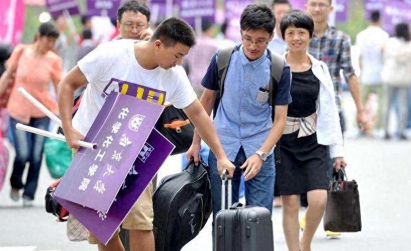 大一新生入學(xué),電腦是必須要么嗎?用處大不大?