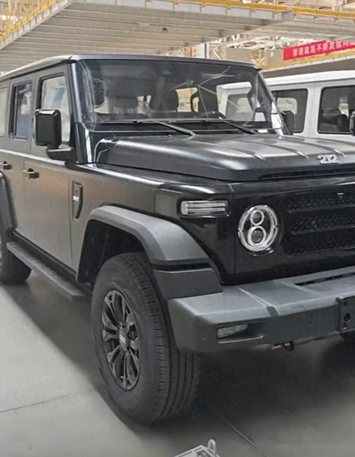 新車|年底上市/現款售價9.99萬元起北汽制造新212亞光黑實車曝光