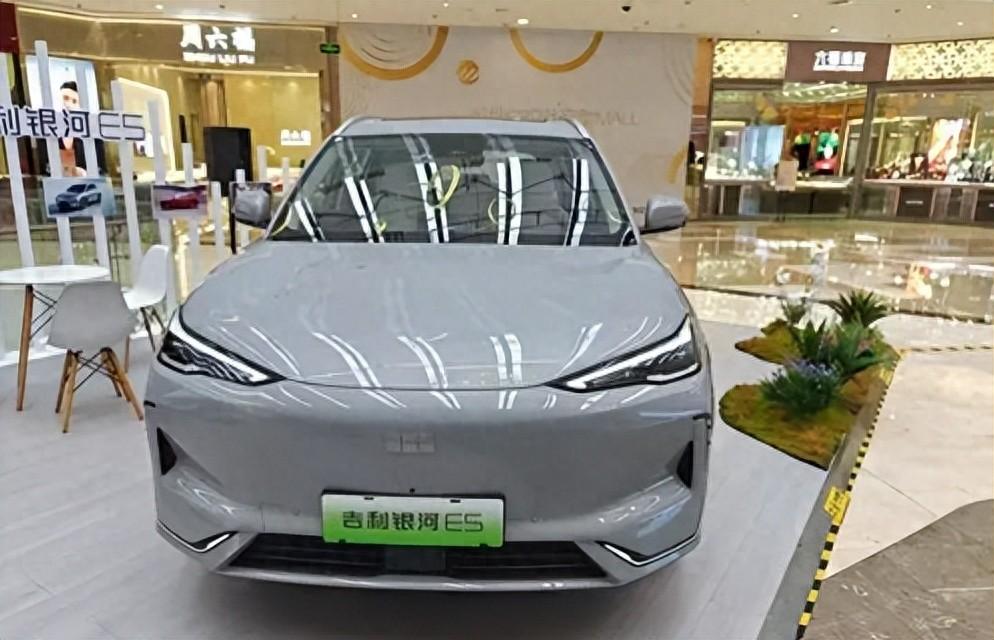 吉利汽車不光外在美!安全性也夠硬核
