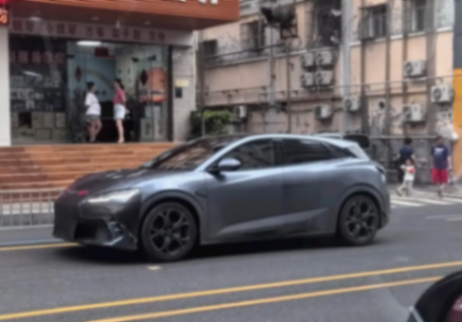 有幾分小號“騰勢Z9 GT”的感覺,比亞迪海豹06 GT測試車曝光