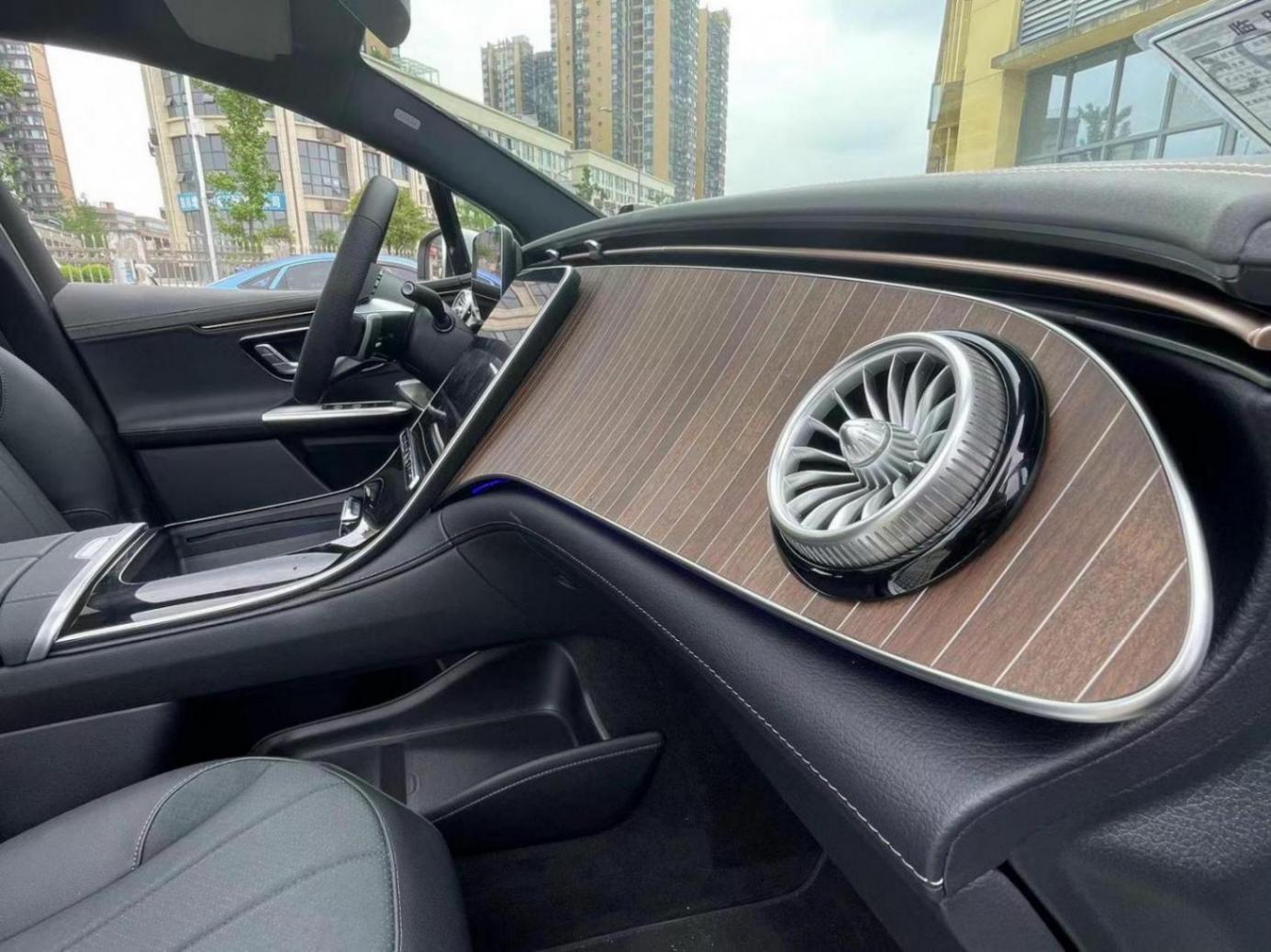 奔馳EQE SUV 500動態評價:穩的一匹
