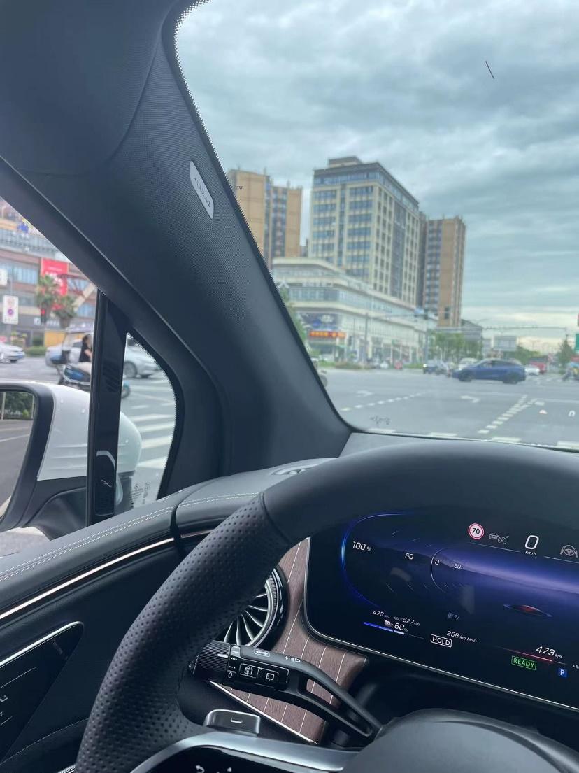 奔馳EQE SUV 500動態評價:穩的一匹