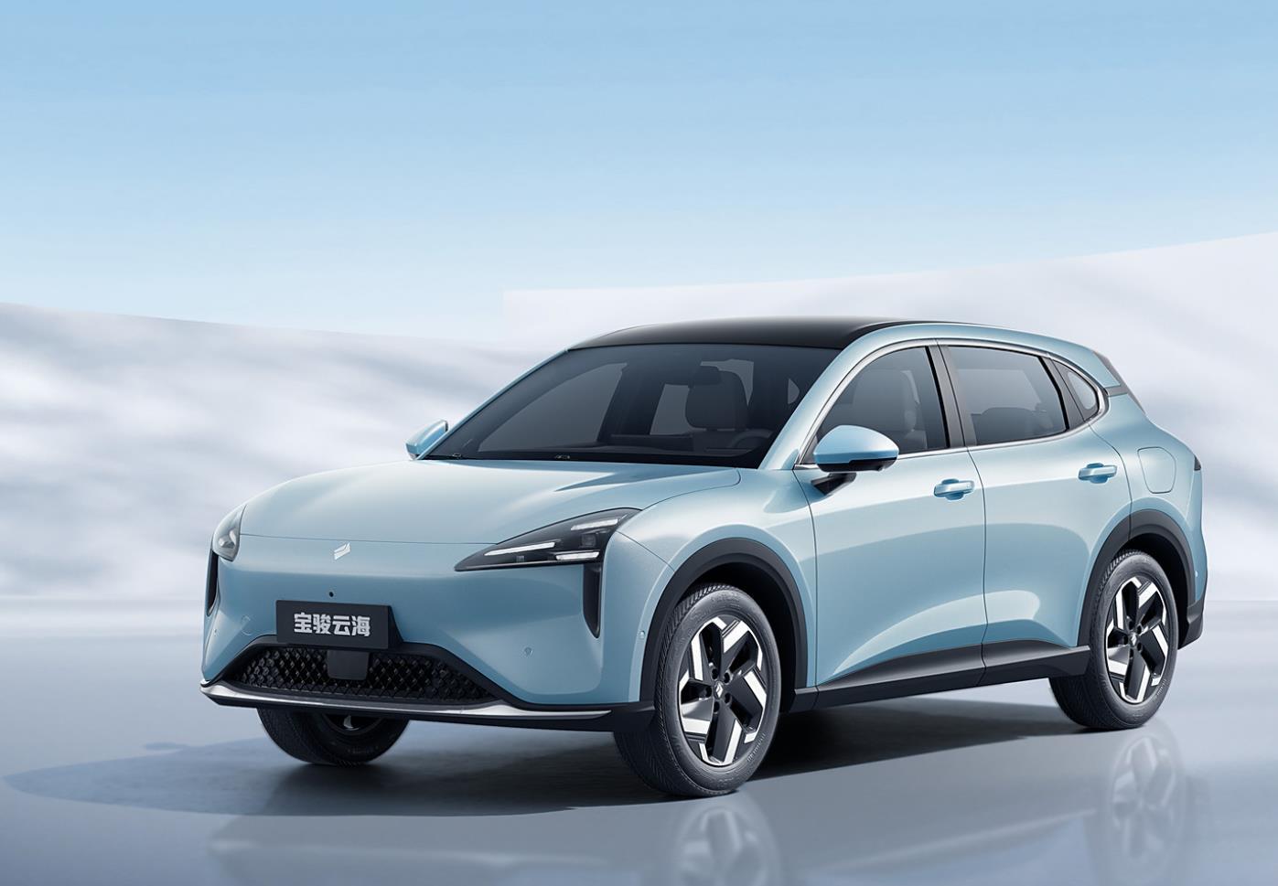寶駿云海:擁有插混版和純電版,定位緊湊型SUV,三季度上市