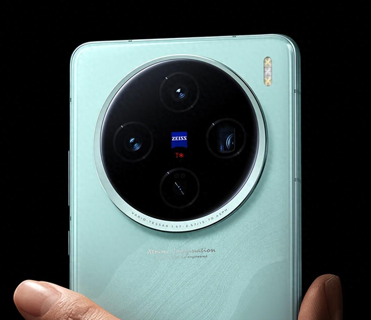 vivo X200配置曝光,搭載小尺寸直屏窄邊設計,依舊有光學指紋