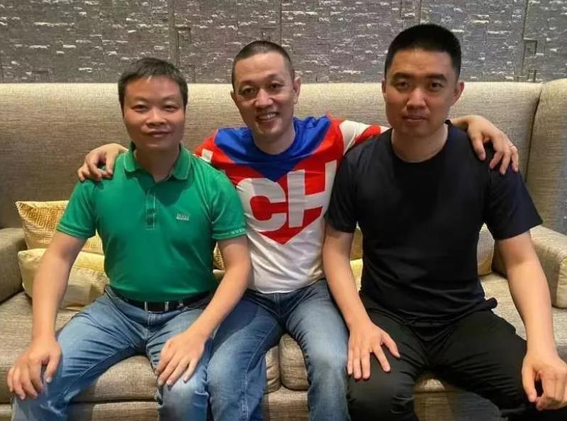 差距變大,世間已無“蔚小理”,或要重組“理蔚米”了