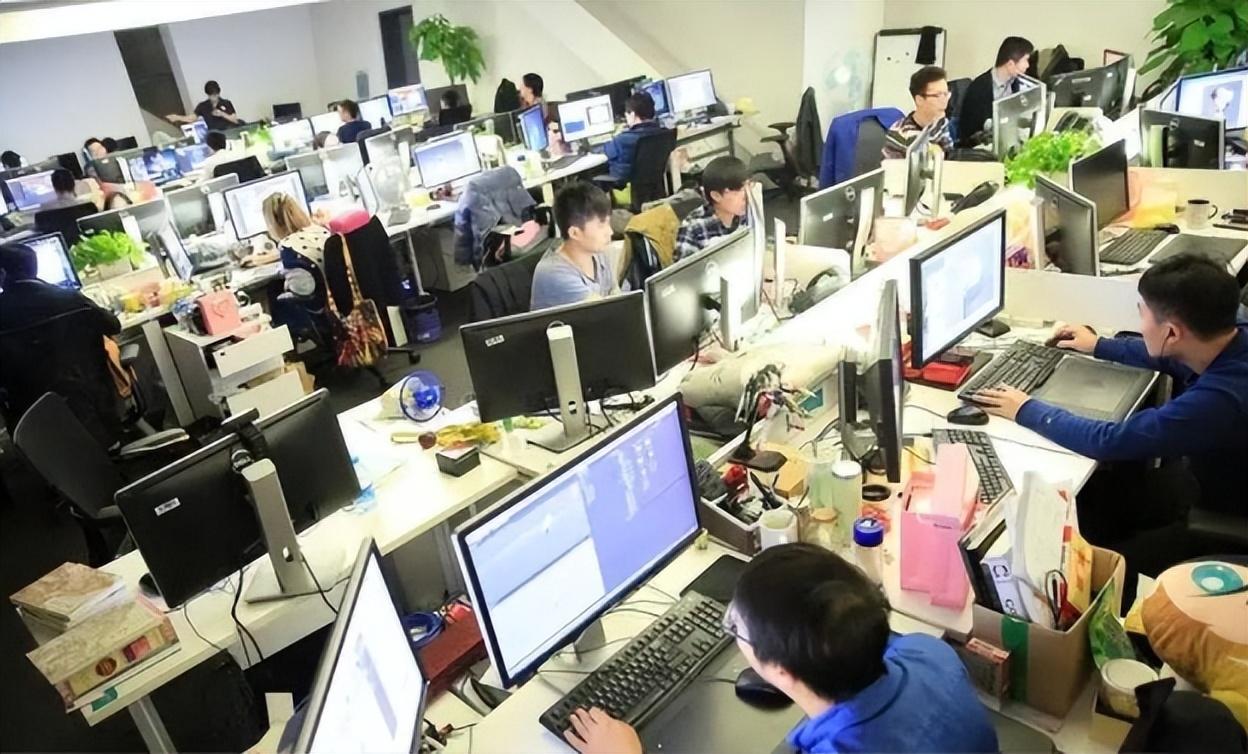 人工智能取代人類?30萬AI“技工”已上崗,底層工人何去何從?
