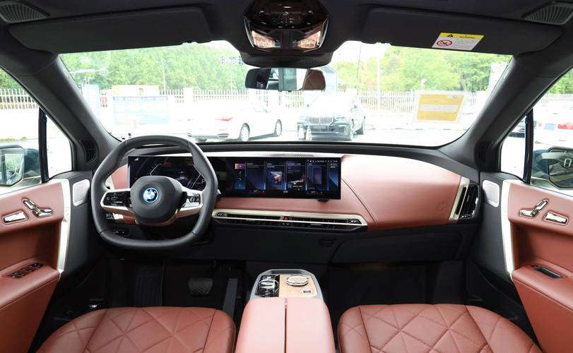 寶馬“以價換量”,新車從29.99萬降至16.59萬,看啥國產新能源?