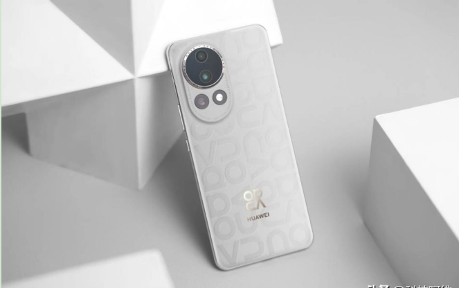 華為“用力太猛”,512GB手機突降809元,100W+衛星通信+昆侖玻璃