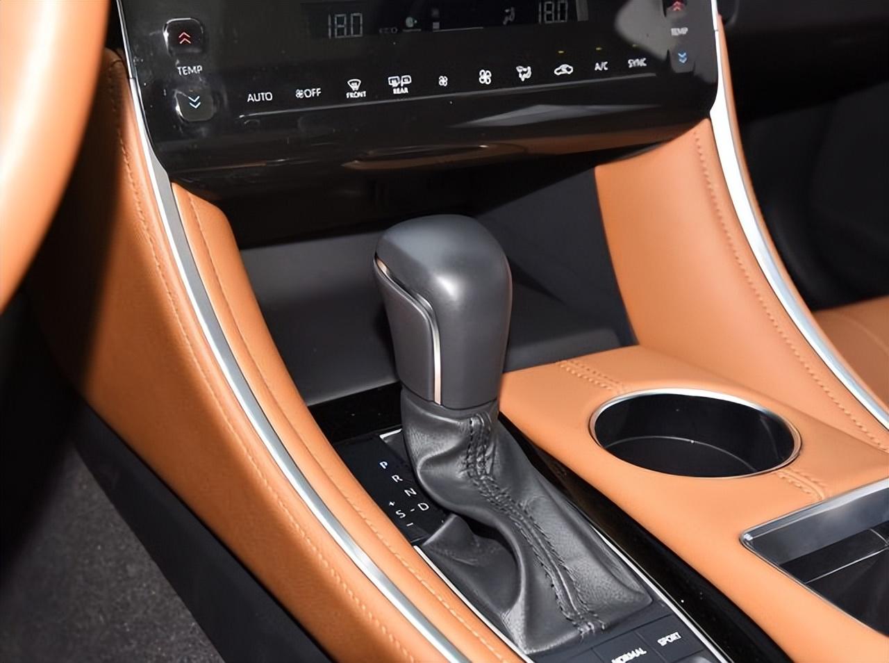 一汽豐田的“王牌”,車長4990mm,新增兩款配色,價格還有驚喜