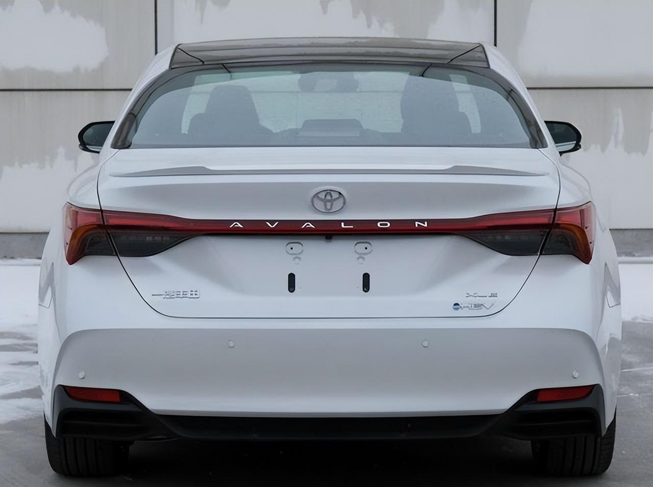 一汽豐田的“王牌”,車長4990mm,新增兩款配色,價格還有驚喜