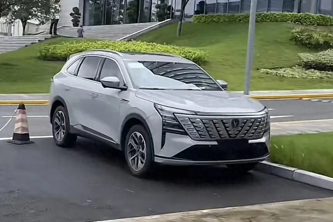 長(zhǎng)安cs75plus升級(jí)完成,網(wǎng)友:長(zhǎng)安哈弗傻傻分不清楚?