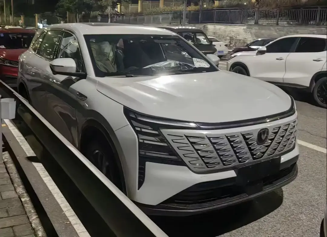 長(zhǎng)安cs75plus升級(jí)完成,網(wǎng)友:長(zhǎng)安哈弗傻傻分不清楚?