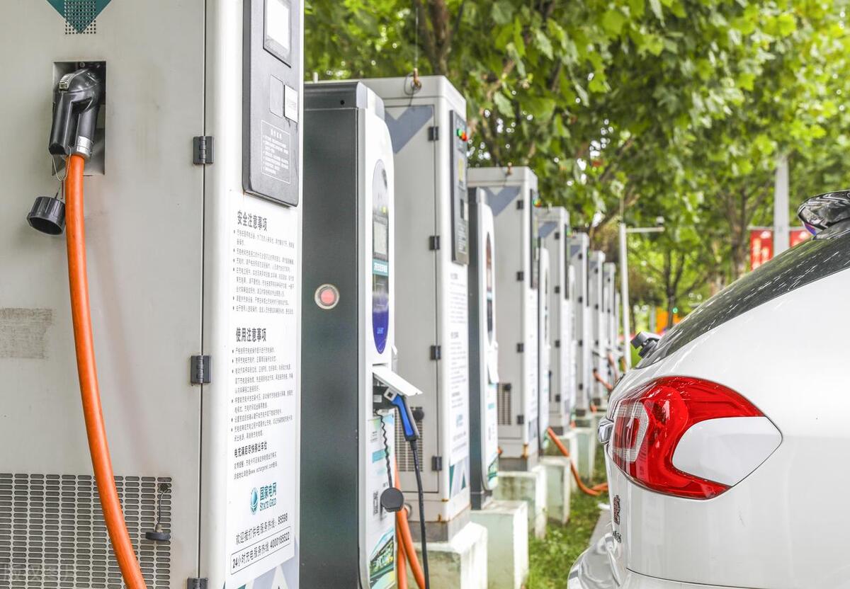 油價那么高,為什么大家還是不愿意買電車?內行說出“五大隱憂”