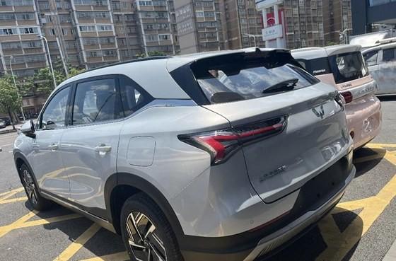 五菱星光S駕到!雙動力SUV,軸距2米8,錯過后悔一輩子