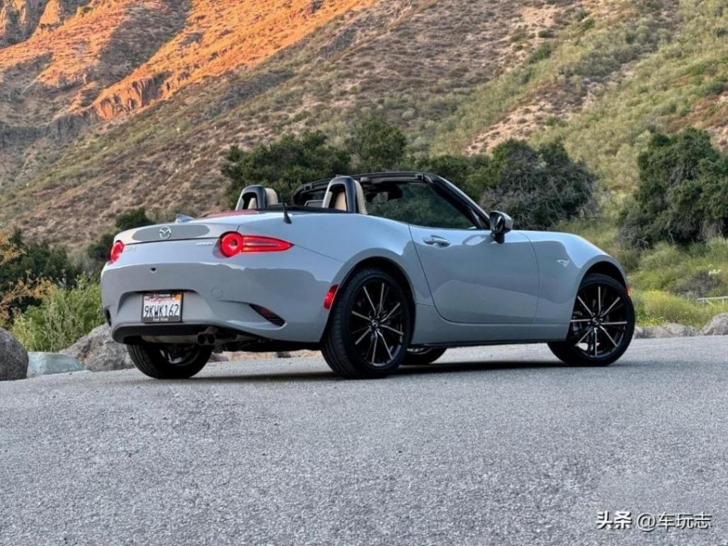 2024 年馬自達(dá) MX-5 Miata 更新——只換了內(nèi)飾