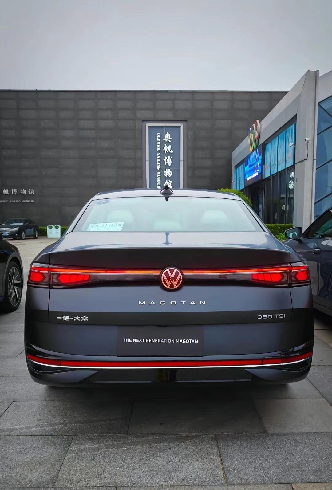 B級車要變天!新一代邁騰正式開售,顏值逆天,網(wǎng)友卻瘋狂吐槽
