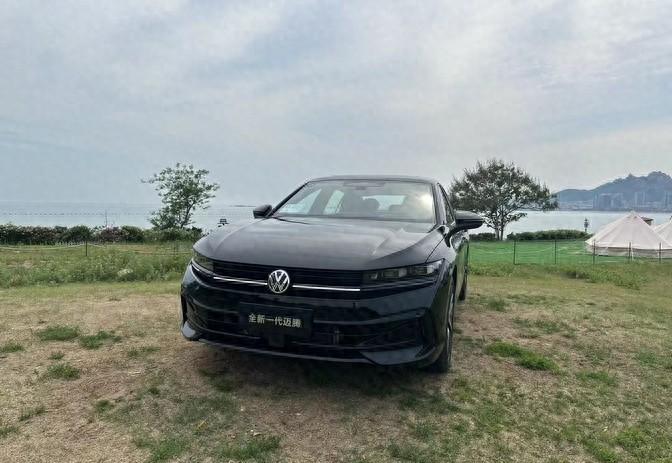 全新邁騰:老朋友換新裝,德系B級車還能在電動車時代翻身嗎?