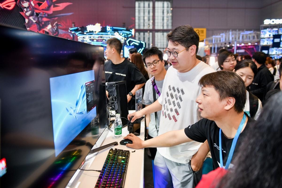 華碩主板超頻秀 引爆BW2024