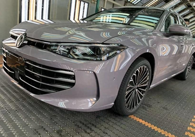 大眾全新帕薩特B9國產現身,將化身“帕薩特 PRO”,車長已達5米