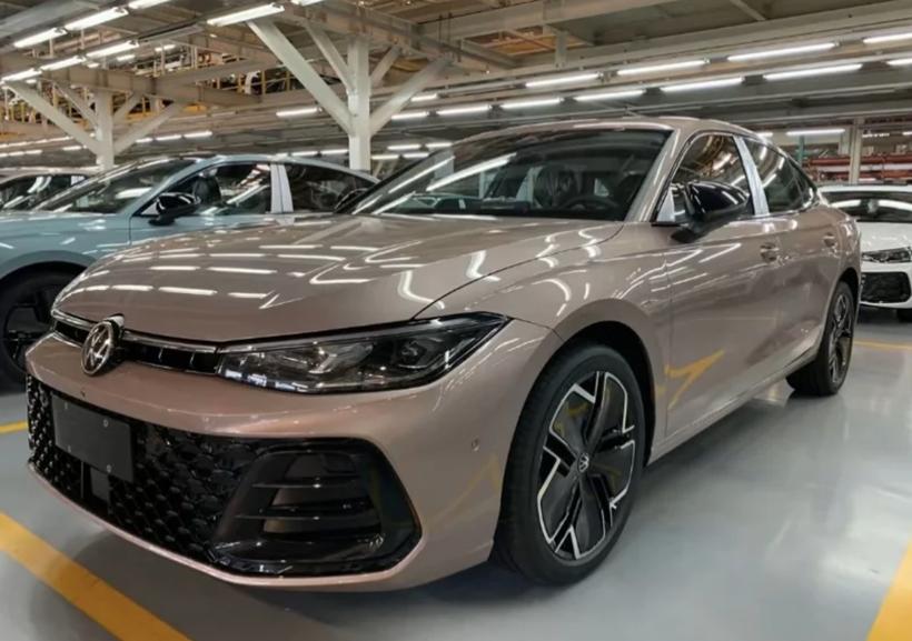 大眾全新帕薩特B9國產現身,將化身“帕薩特 PRO”,車長已達5米