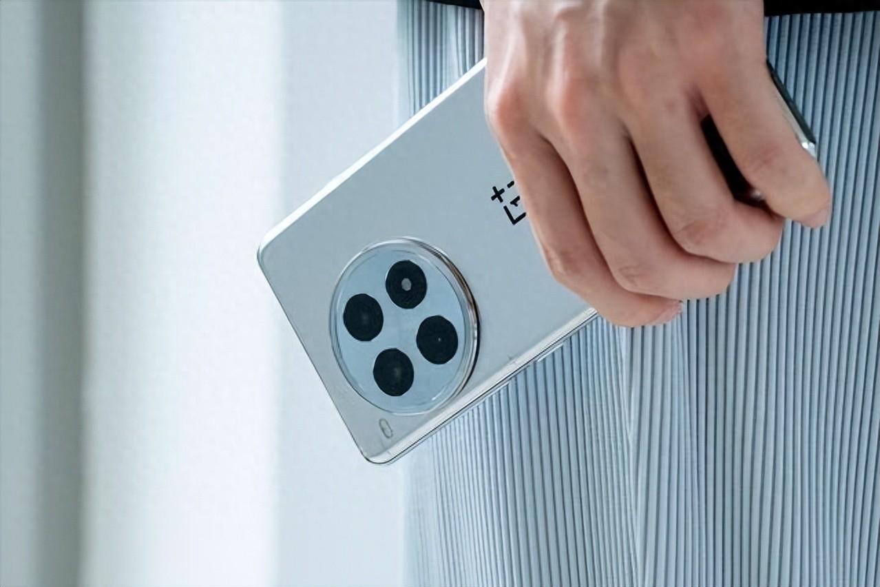 王炸產品:一加Ace3Pro,推薦給追求性能與續航的用戶