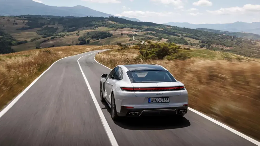 保時捷最強帕美上市,Panamera Turbo S E-Hybrid破紐北記錄