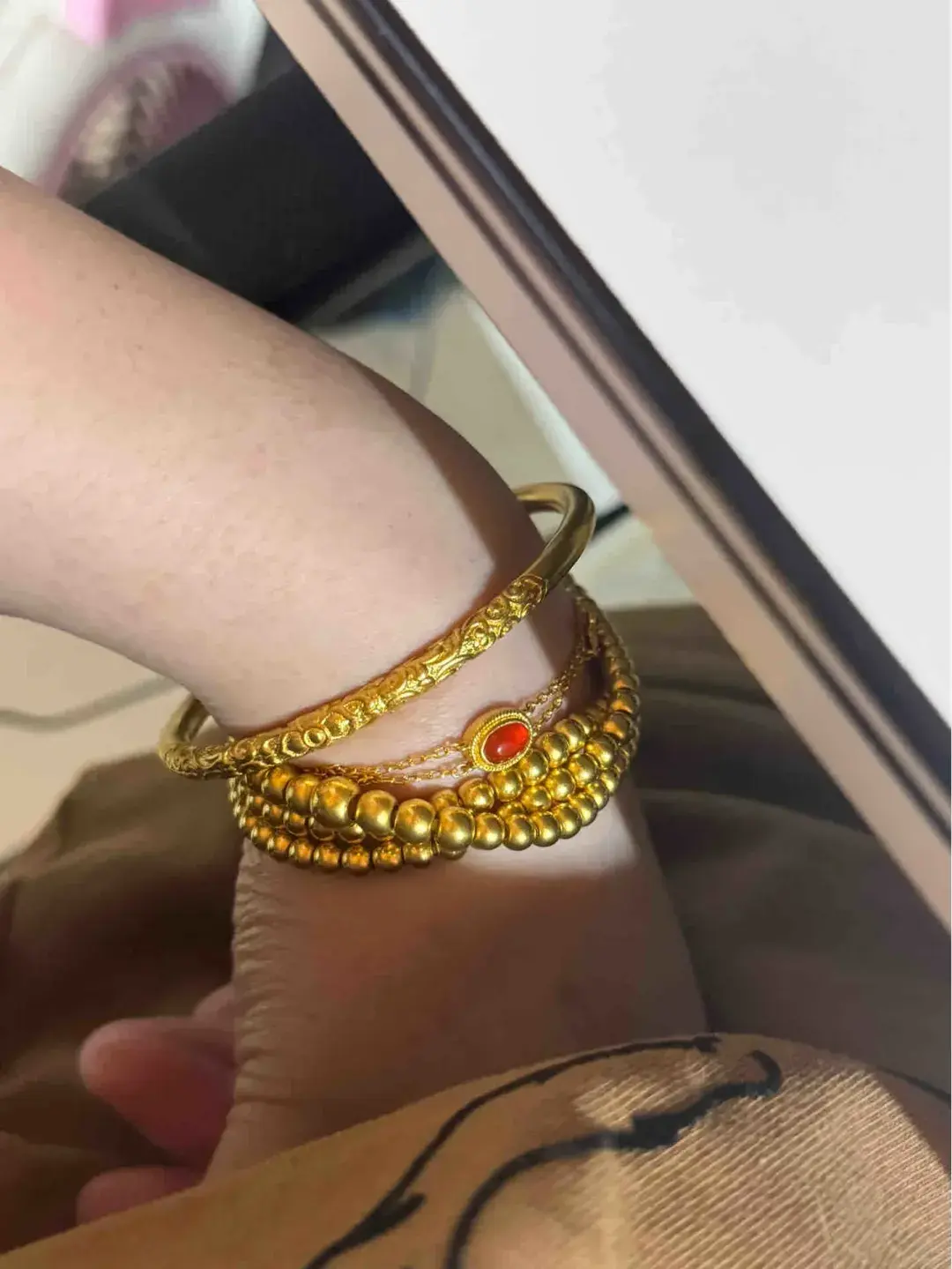 看看你們的夏天疊戴,黃金mini五花疊戴好萬金油,疊戴下就很美