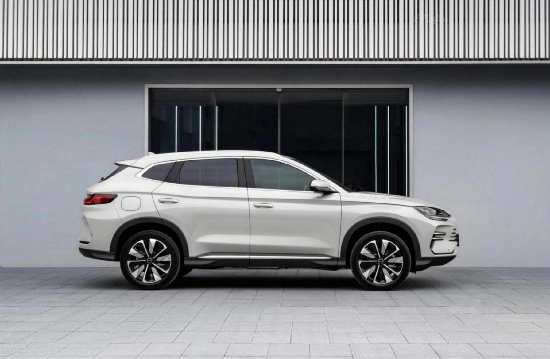 第五代DM技術首款SUV 2025款比亞迪宋PLUS DM-i實車曝光