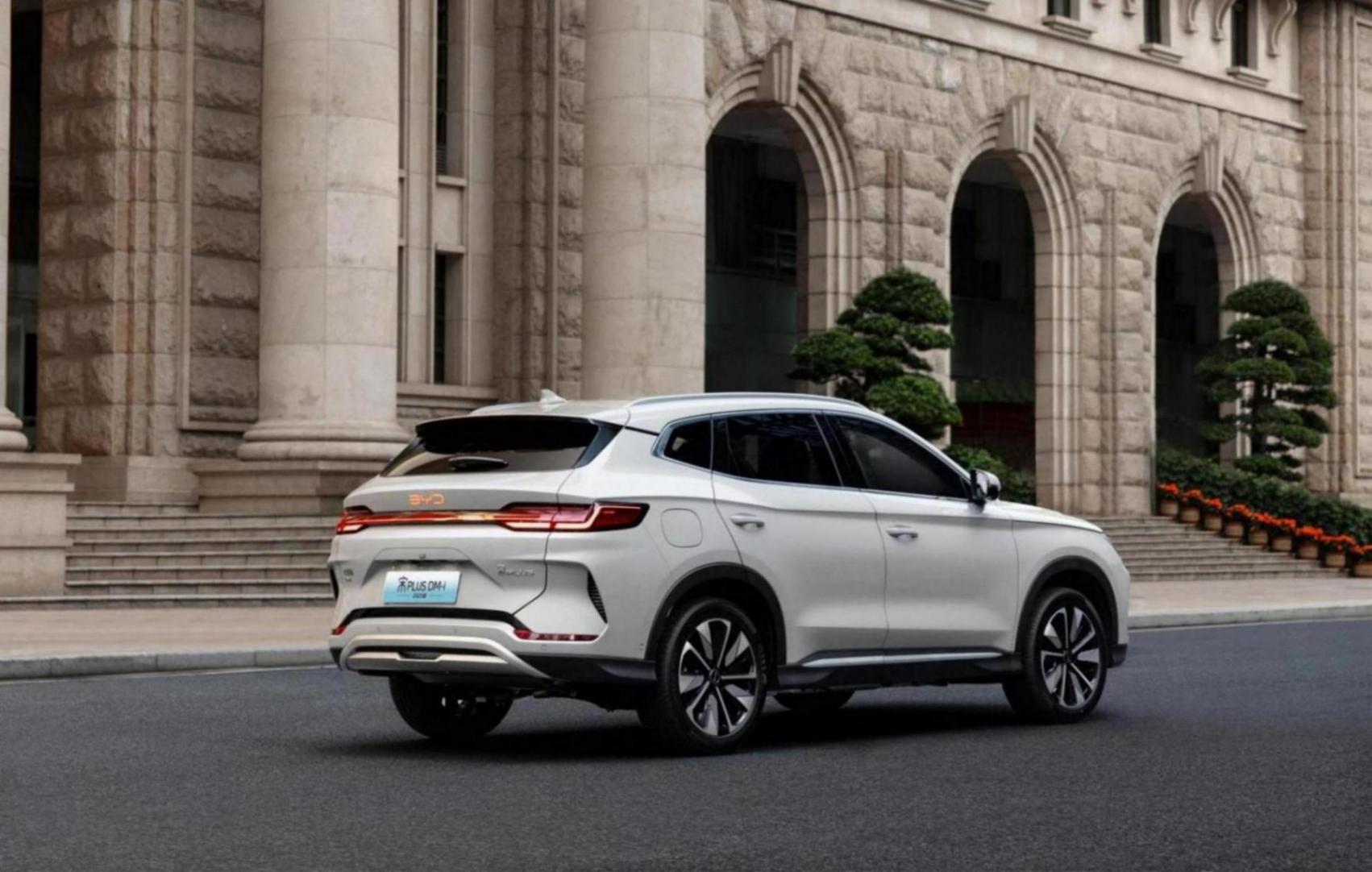 第五代DM技術首款SUV 2025款比亞迪宋PLUS DM-i實車曝光