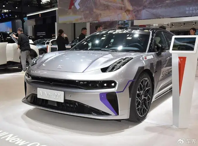 奔馳拆解極氪001:為何中國(guó)車企能以低成本實(shí)現(xiàn)高配置?