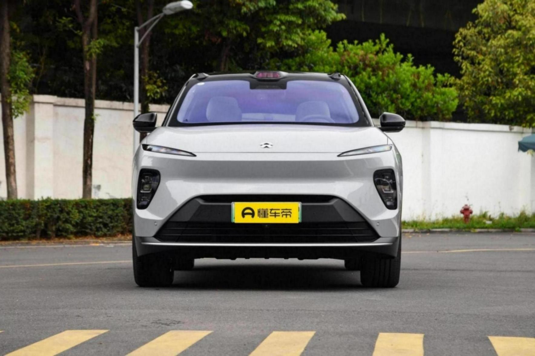 蔚來(lái)ES8:內(nèi)外兼修的純電動(dòng)SUV,搭載雙電動(dòng)機(jī)四驅(qū)系統(tǒng)!