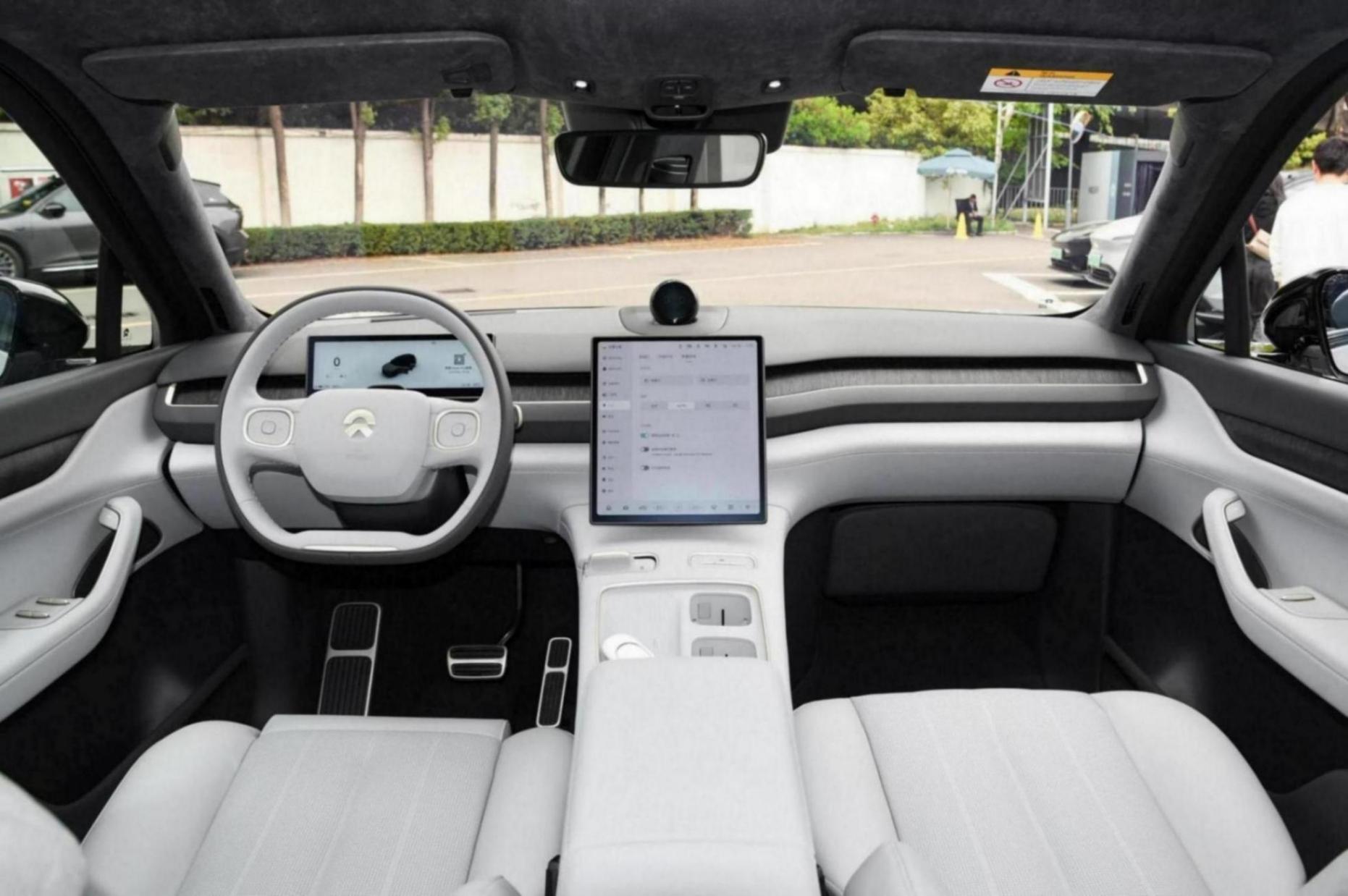 蔚來(lái)ES8:內(nèi)外兼修的純電動(dòng)SUV,搭載雙電動(dòng)機(jī)四驅(qū)系統(tǒng)!