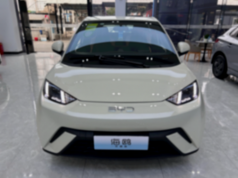 25款比亞迪海鷗實(shí)車到店,換“BYD”尾標(biāo),增座椅加熱+智能上下電