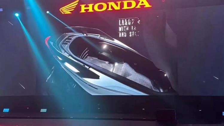 全新本田FORZA 350發(fā)布,外觀動感前衛(wèi),換裝5英寸儀表,期待