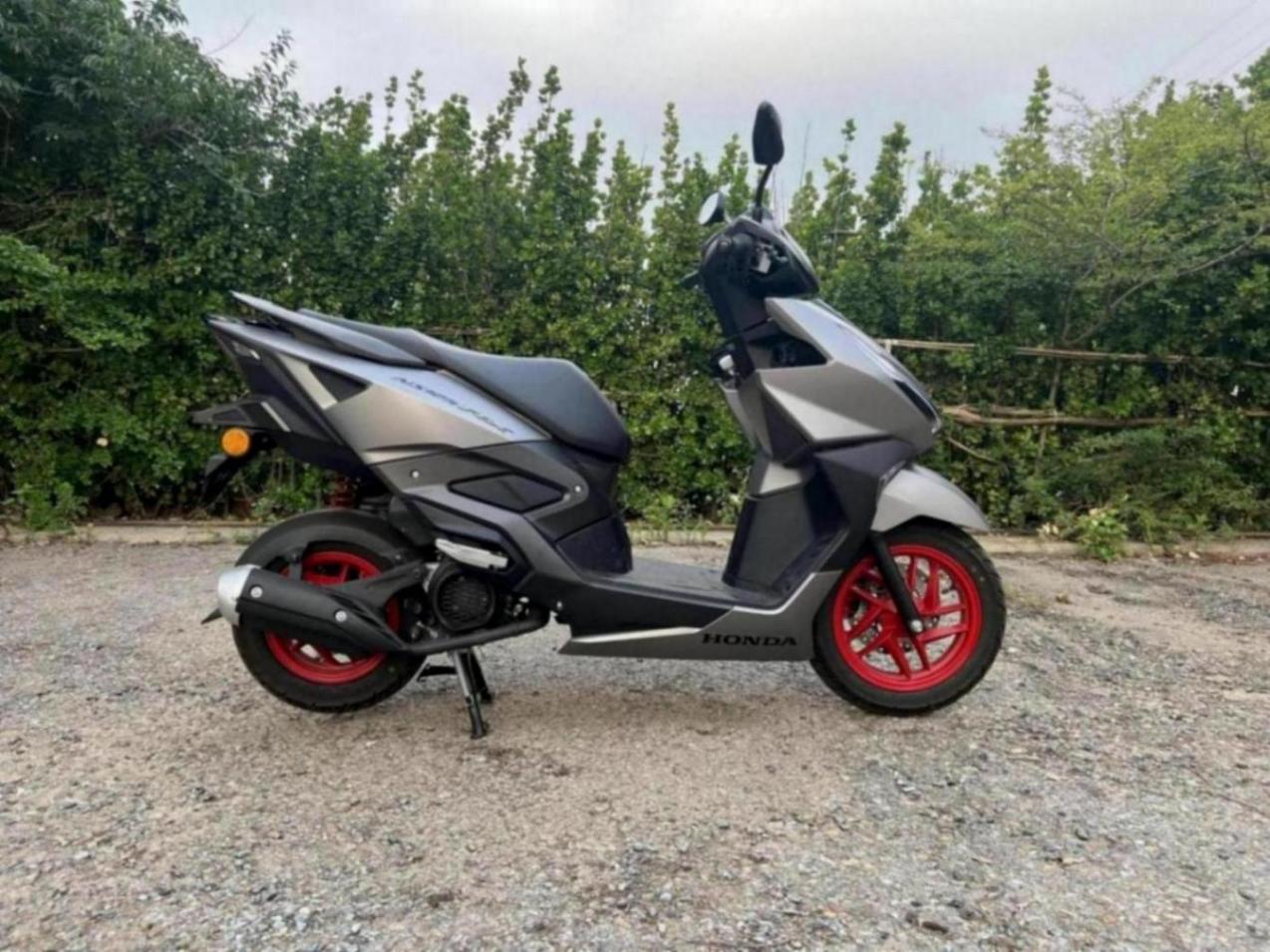 運(yùn)動鋼炮125踏板最強(qiáng)選手!本田NS125RX買車必看詳盡評測!